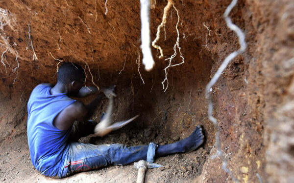 Côte d&rsquo;Ivoire : l&rsquo;orpaillage illégal s&rsquo;intensifie malgré les démantèlements, les autorités renforcent la riposte