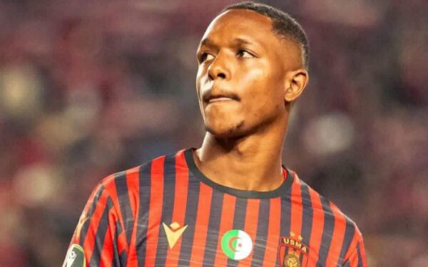 Che Malone Fondoh prolonge à l&rsquo;USM Alger : un pilier défensif africain consolide son projet algérien
