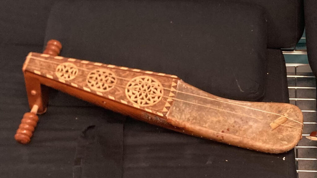 Le rebab de Tlemcen : quand un instrument centenaire devient symbole de résistance culturelle africaine