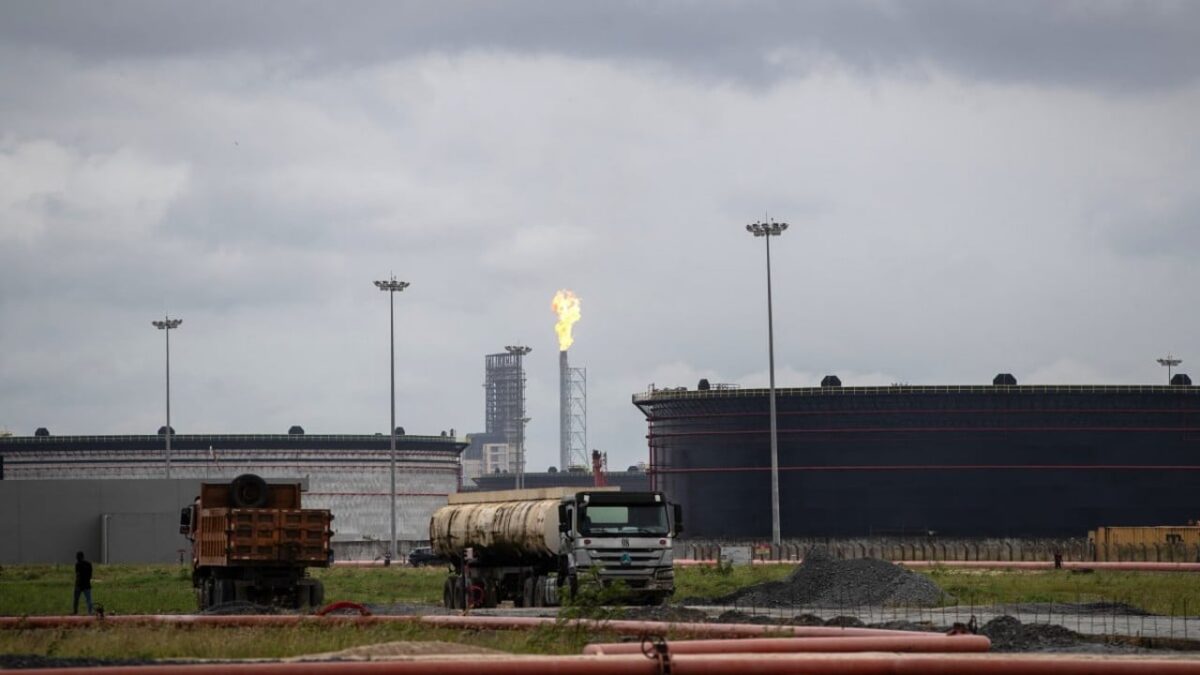 Dangote franchit un cap décisif : 2,5 milliards de dollars levés pour devenir la raffinerie géante de l&rsquo;Afrique