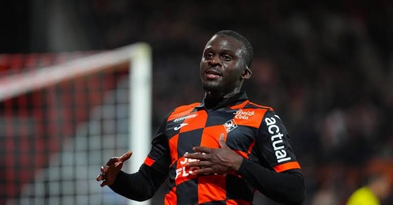 Bamba Dieng : Le buteur sénégalais prêt à relancer sa carrière en Turquie