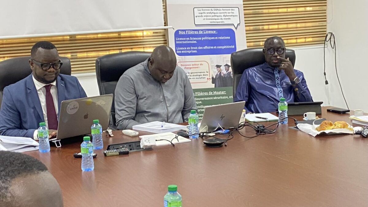 Gouvernance sécuritaire en Afrique : vers une coordination renforcée entre civils, militaires et policiers