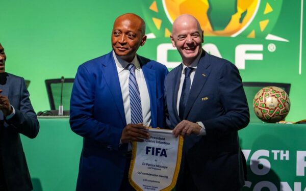 Investissements privés au football : la CAF et Patrice Motsepe appellent à l&rsquo;examen prudent de la proposition FIFA