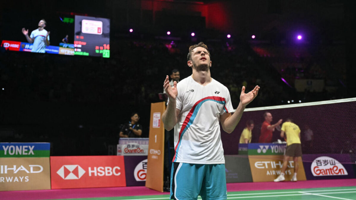 Badminton : trois Français en finale mondiale, une première historique