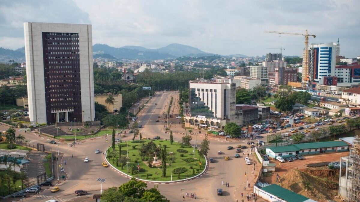 Expulsions vers le Cameroun : quand les États-Unis externalisent leurs politiques migratoires