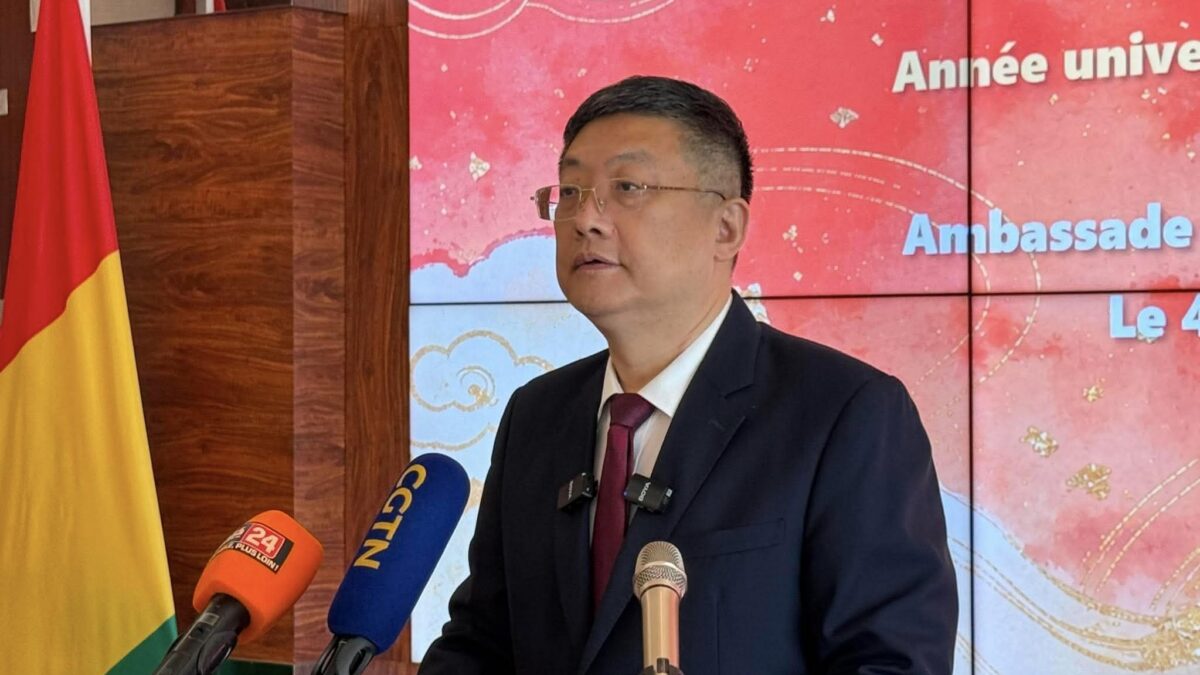 Vingt étudiants guinéens embarquent pour la Chine : un pari sur la formation supérieure