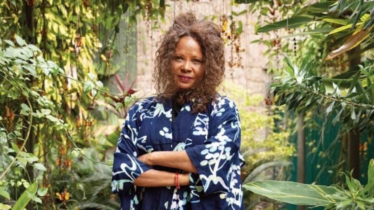 Ana Silva : quand la broderie transforme les rebuts en manifeste poétique