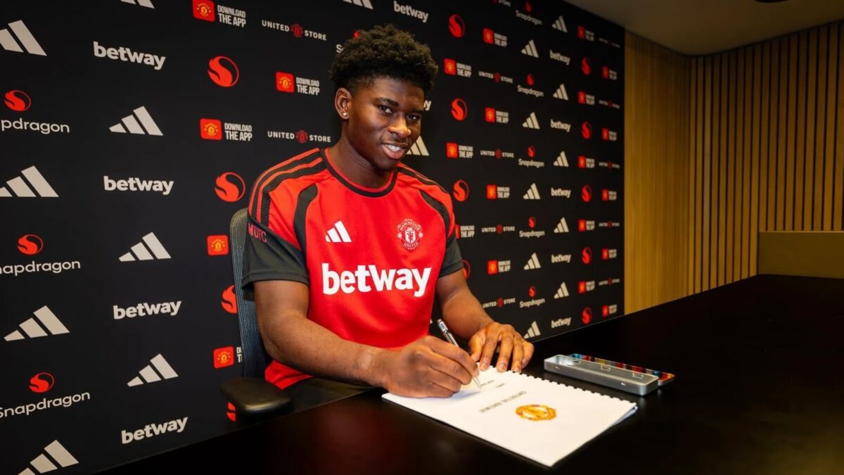 Manchester United : Lille touche 8 millions d&rsquo;euros du transfert de Baleba