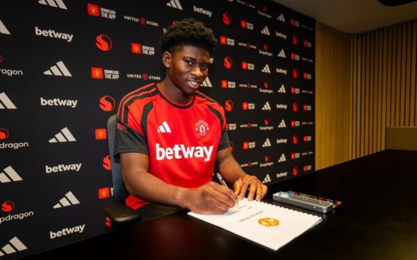 Manchester United : Lille touche 8 millions d&rsquo;euros du transfert de Baleba