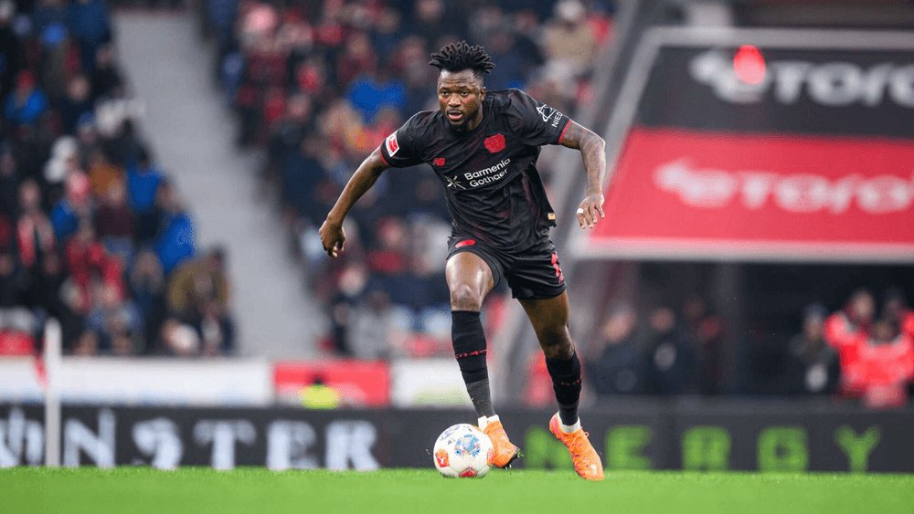 Tapsoba reste à Leverkusen malgré l&rsquo;intérêt d&rsquo;Arsenal et Manchester