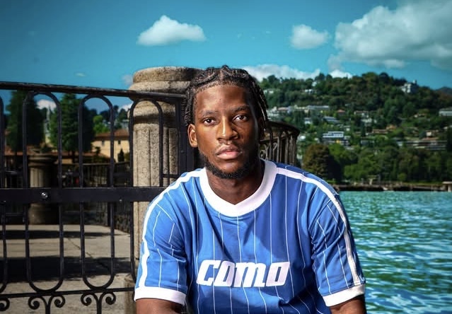 Willy Kambwala officiellement à Como pour la saison 2026-2027