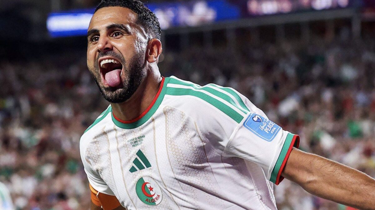 La Corogne convoite Riyad Mahrez en fin de mercato