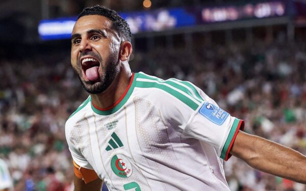 La Corogne convoite Riyad Mahrez en fin de mercato