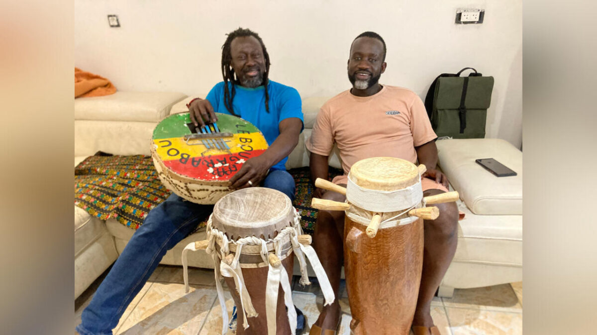 Le sabar, tambour du Sénégal qui parle et qui danse
