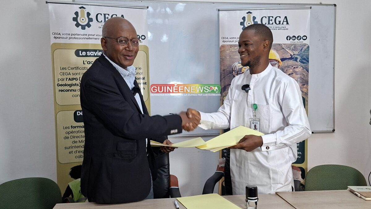 Géosciences : Ismaël Diakité finance la formation de trois jeunes diplômés guinéens