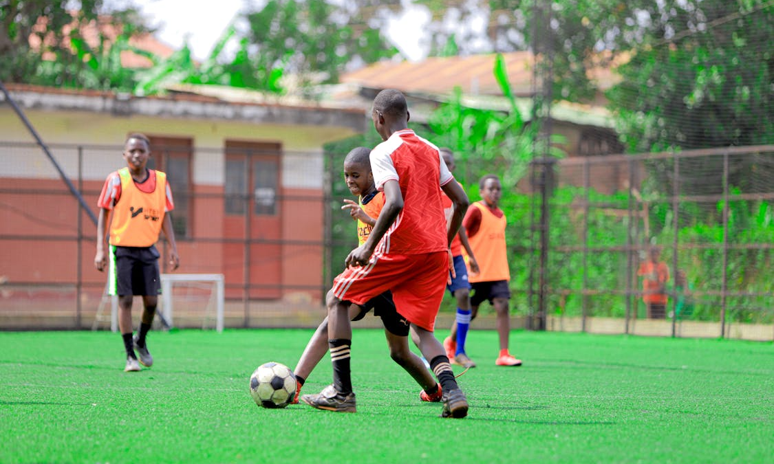 Football africain : quand la langue française dessine les contours d&rsquo;une passion continentale