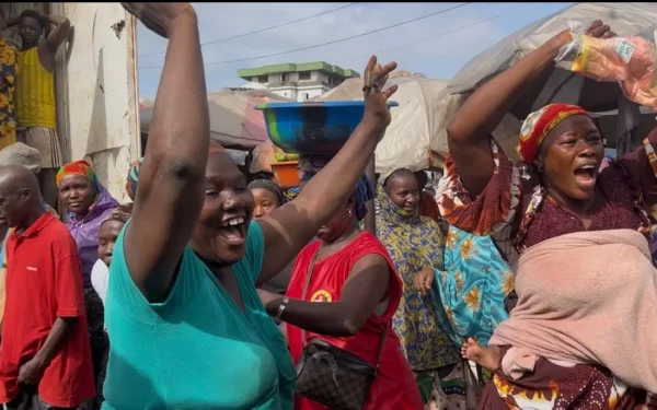 Gbèssia (Conakry) : la mairie instaure un tarif unifié pour l&rsquo;accès au marché, mettant fin aux tensions avec les commerçantes
