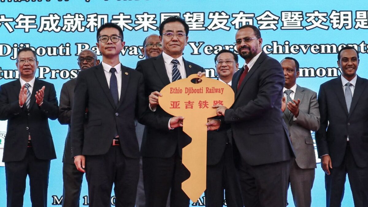 Chine-Afrique : 33,5 milliards de dollars en six mois, mais pour quels emplois ?
