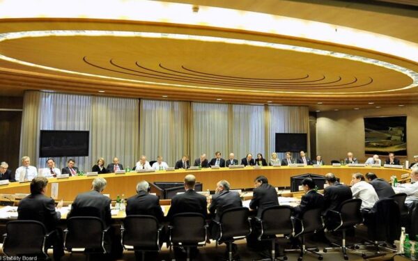 Le Financial Stability Board : comment influencer l&rsquo;économie mondiale sans édicter une seule loi