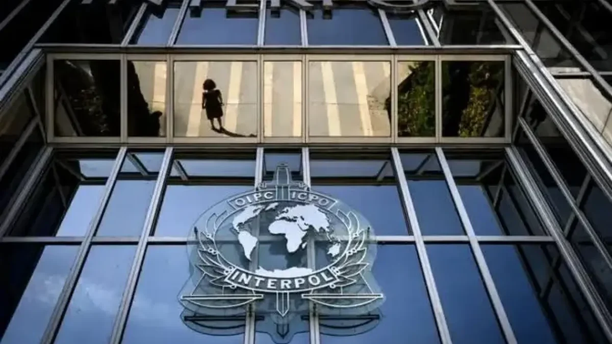 Interpol : comment les criminels en fuite sont traqués en temps réel à travers l&rsquo;Afrique