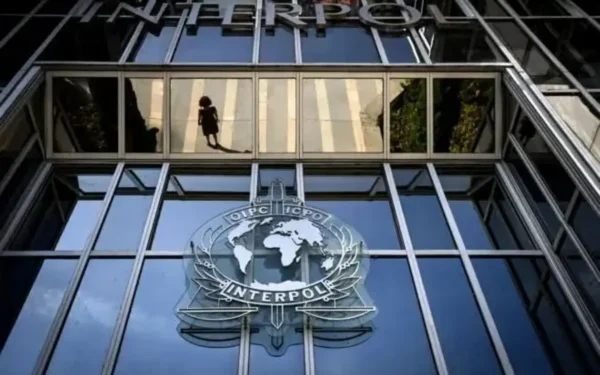 Interpol : comment les criminels en fuite sont traqués en temps réel à travers l&rsquo;Afrique