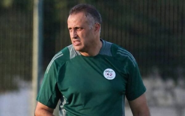 Algérie : Hemdani engage les Fennecs vers une nouvelle ère face à la Zambie