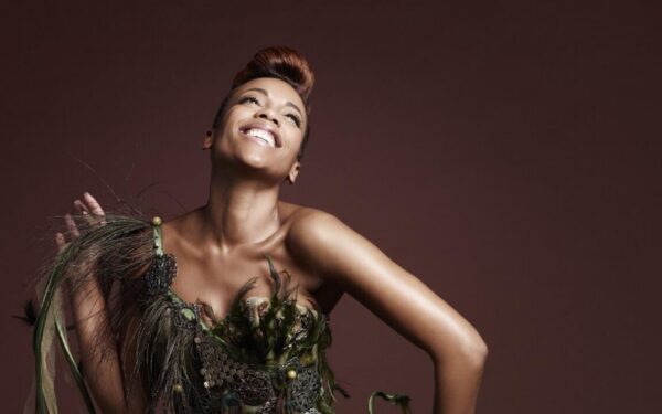 Lynnsha en concert à Paris : six albums et une voix qui traverse les frontières