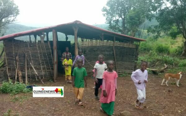 À Pounneya, la solidarité villageoise pour l&rsquo;éducation des enfants