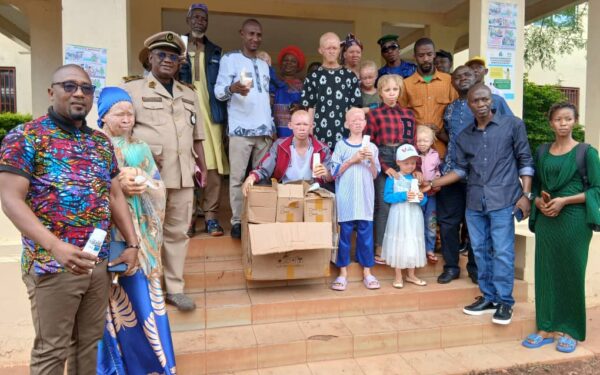 Faranah : AGL Guinée soutient les personnes atteintes d’albinisme