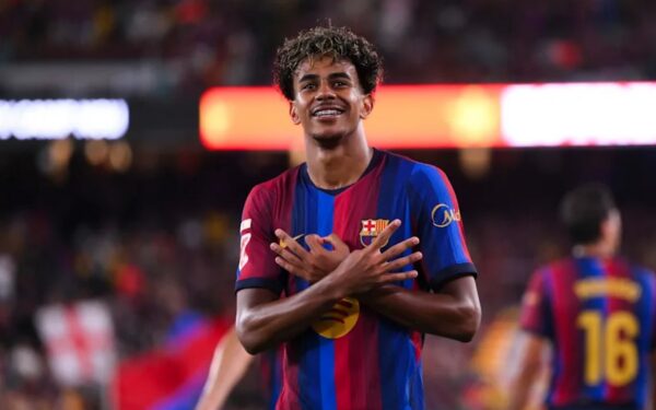 FC Barcelone : Lamine Yamal encensé après sa performance face au Betis